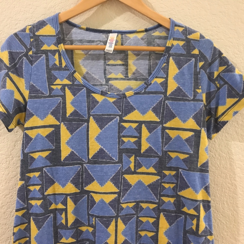 New LuLaRoe Classic T XS 003